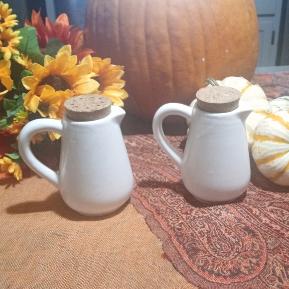 Pumpkin Salt and Pepper Shakers - Picture 3 of 4